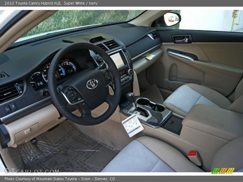 Super White / Ivory 2013 Toyota Camry Hybrid XLE