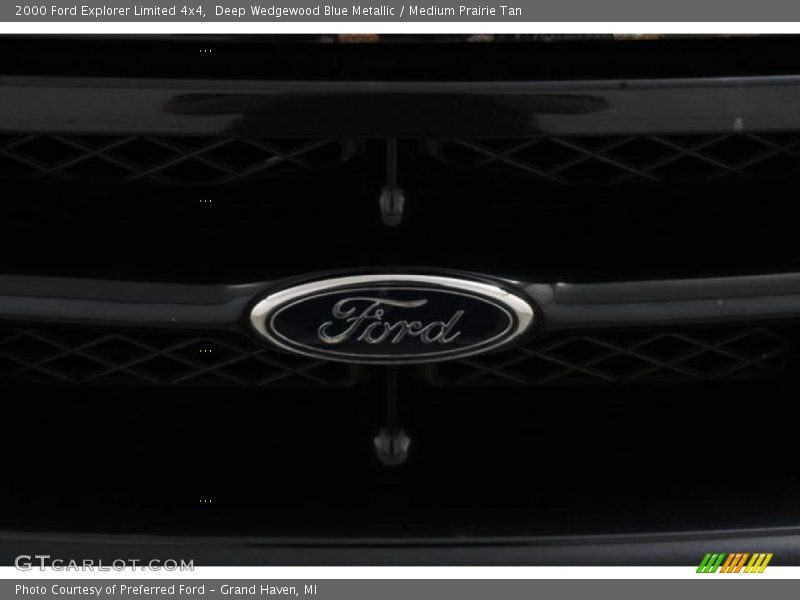 Deep Wedgewood Blue Metallic / Medium Prairie Tan 2000 Ford Explorer Limited 4x4