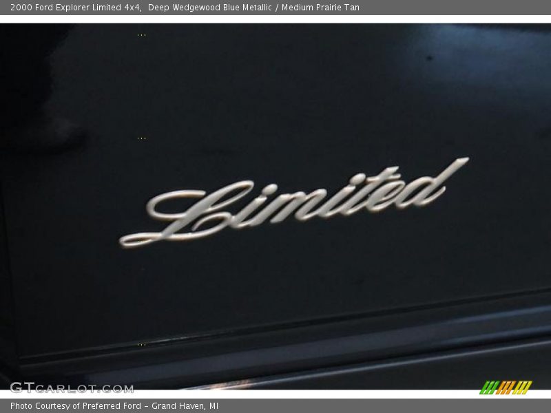 Deep Wedgewood Blue Metallic / Medium Prairie Tan 2000 Ford Explorer Limited 4x4