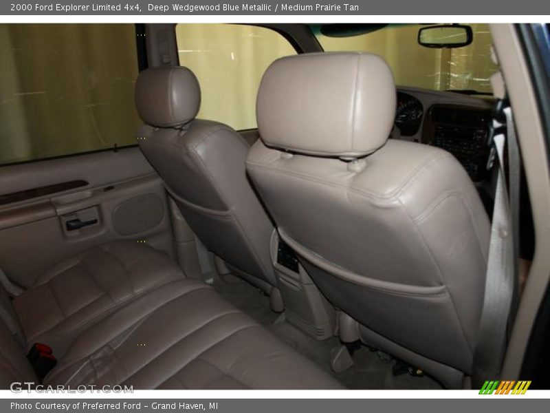 Deep Wedgewood Blue Metallic / Medium Prairie Tan 2000 Ford Explorer Limited 4x4
