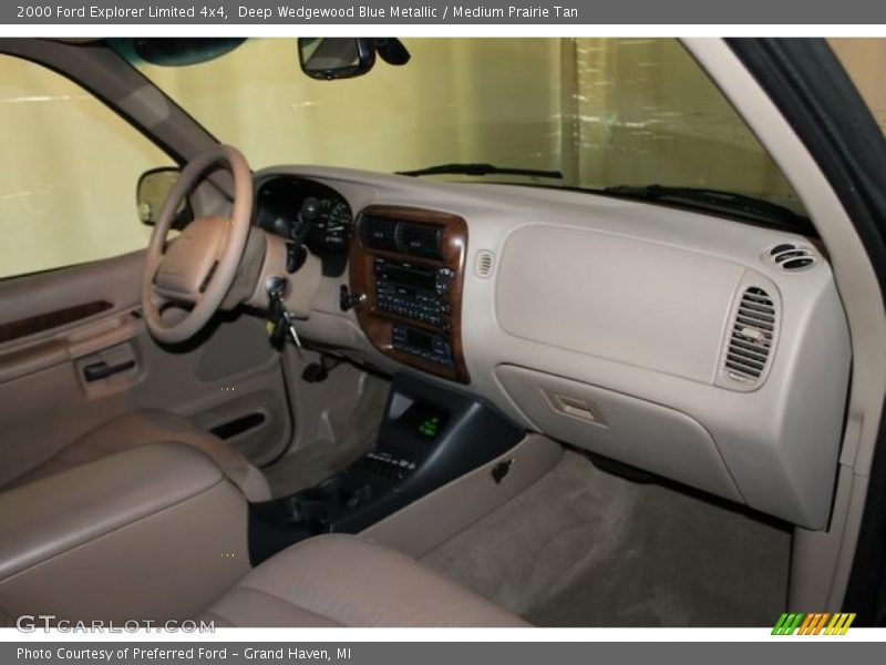Deep Wedgewood Blue Metallic / Medium Prairie Tan 2000 Ford Explorer Limited 4x4