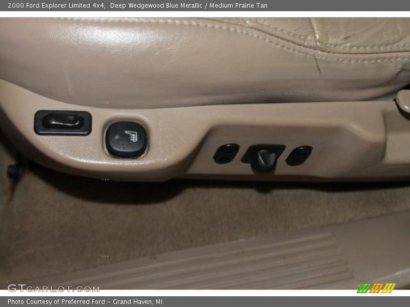 Deep Wedgewood Blue Metallic / Medium Prairie Tan 2000 Ford Explorer Limited 4x4