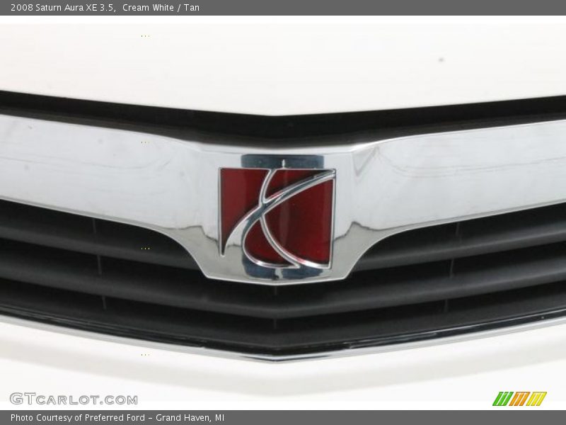 Cream White / Tan 2008 Saturn Aura XE 3.5
