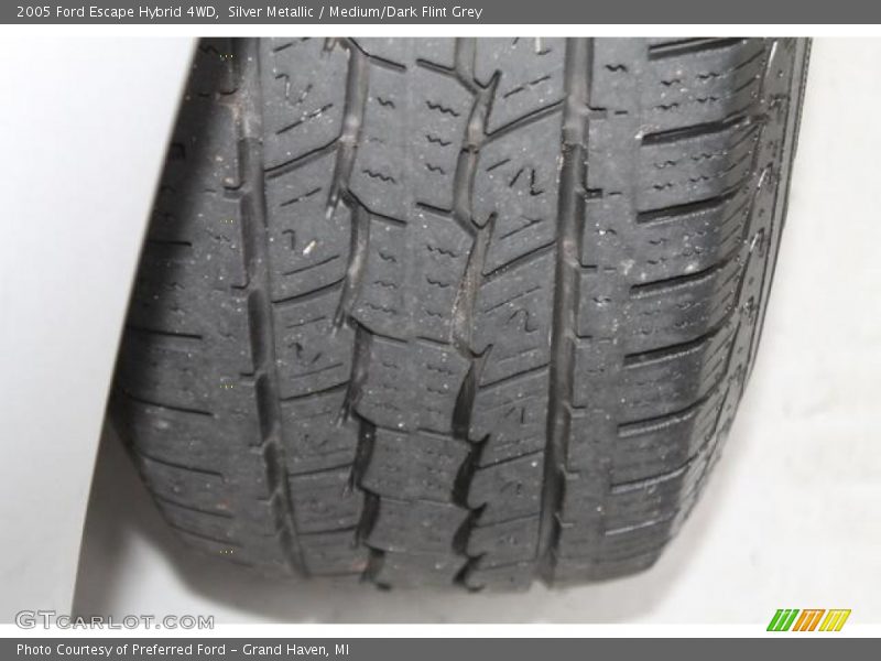 Silver Metallic / Medium/Dark Flint Grey 2005 Ford Escape Hybrid 4WD