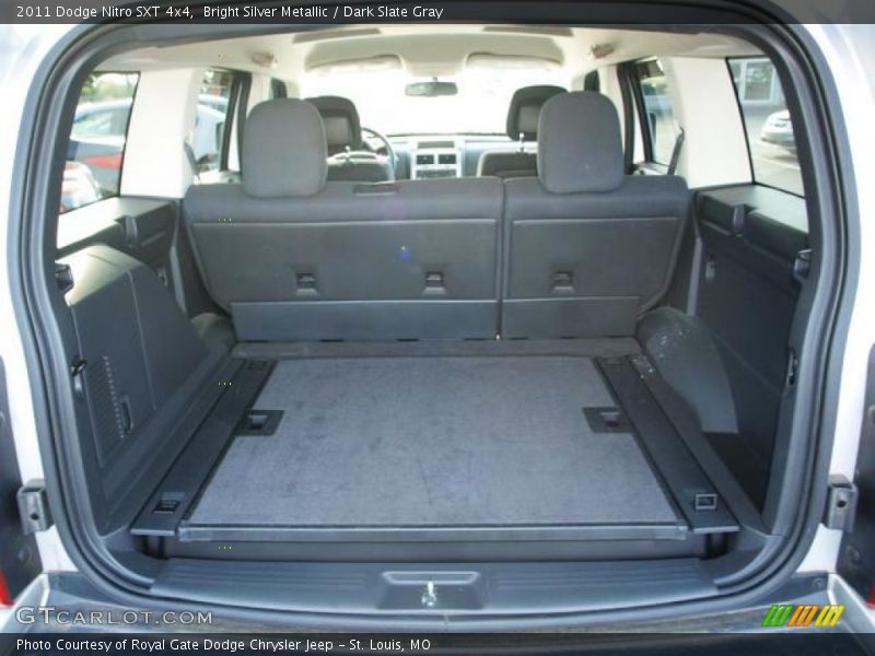  2011 Nitro SXT 4x4 Trunk