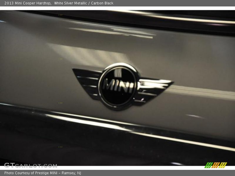 White Silver Metallic / Carbon Black 2013 Mini Cooper Hardtop