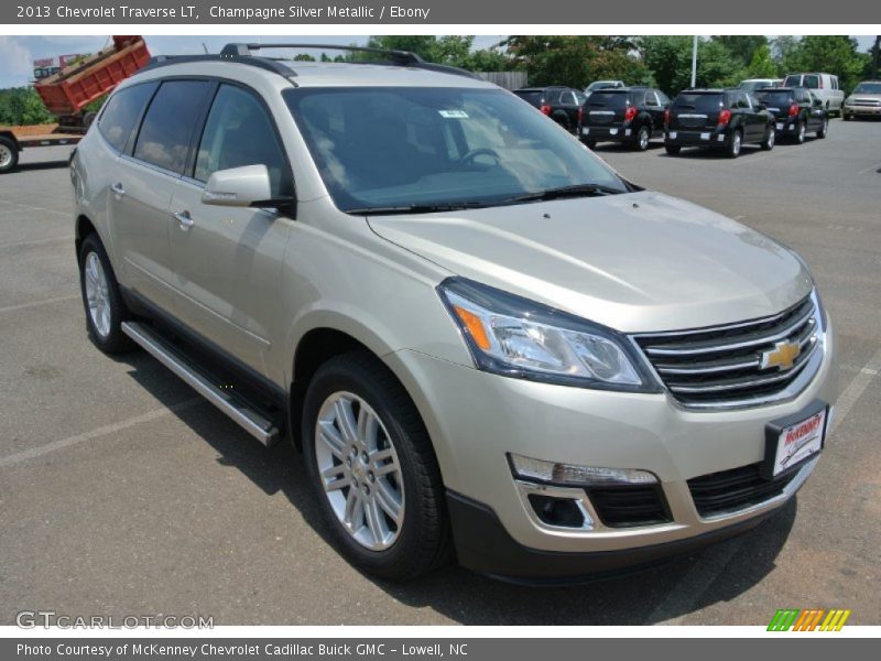 Champagne Silver Metallic / Ebony 2013 Chevrolet Traverse LT