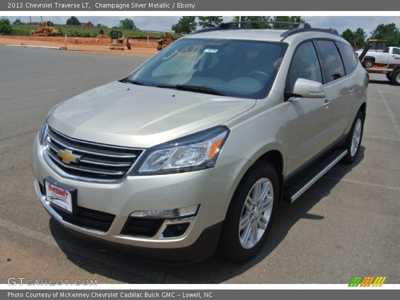 Champagne Silver Metallic / Ebony 2013 Chevrolet Traverse LT
