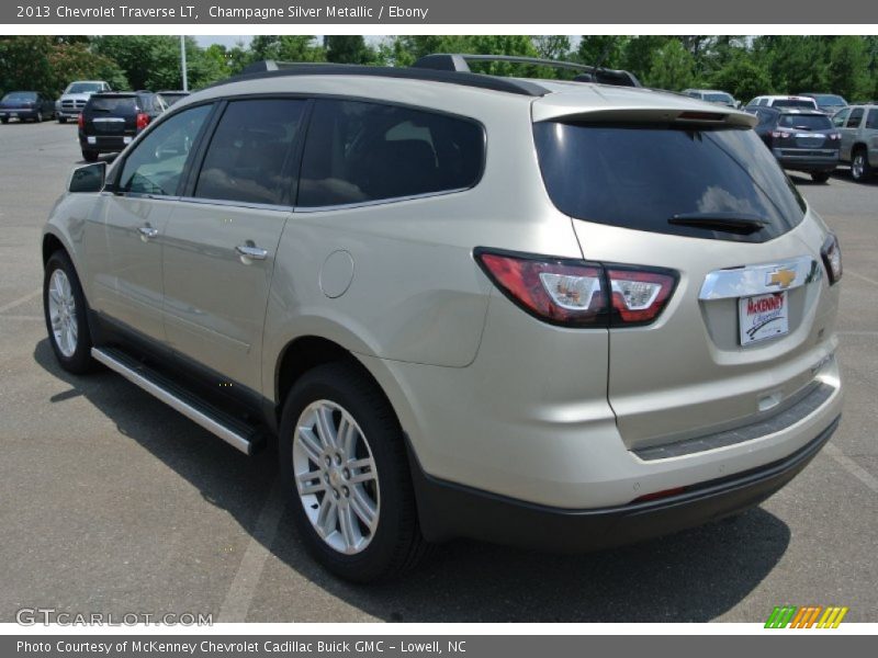 Champagne Silver Metallic / Ebony 2013 Chevrolet Traverse LT