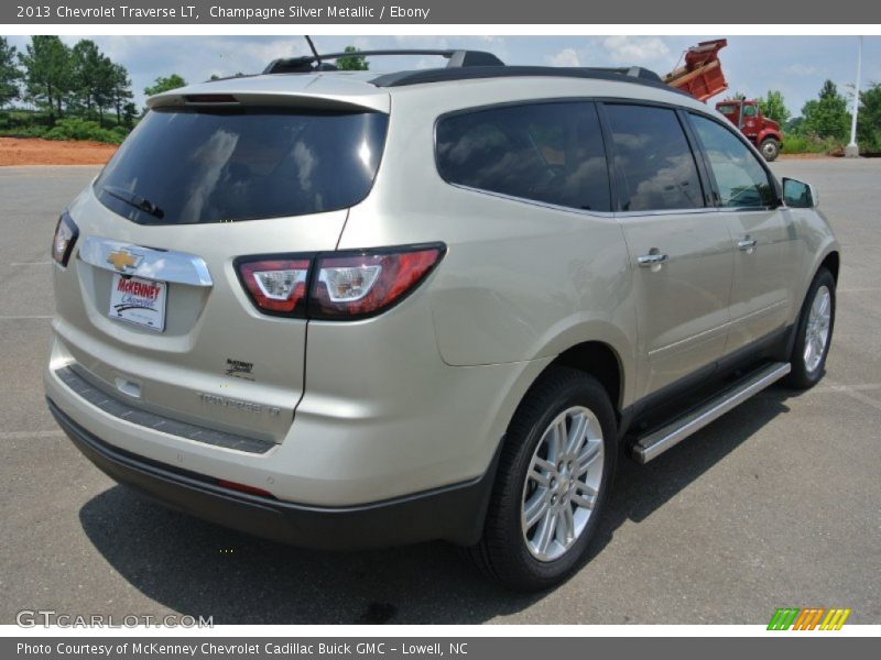 Champagne Silver Metallic / Ebony 2013 Chevrolet Traverse LT
