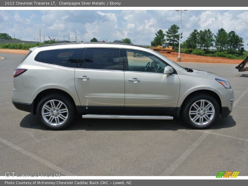 Champagne Silver Metallic / Ebony 2013 Chevrolet Traverse LT