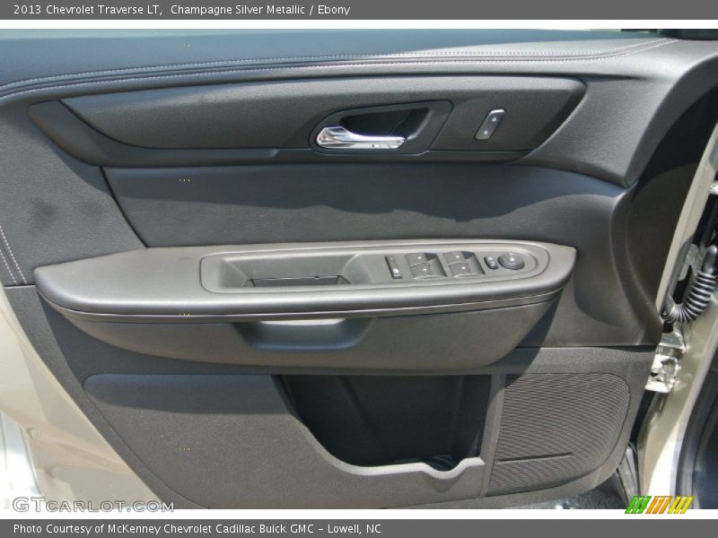 Champagne Silver Metallic / Ebony 2013 Chevrolet Traverse LT