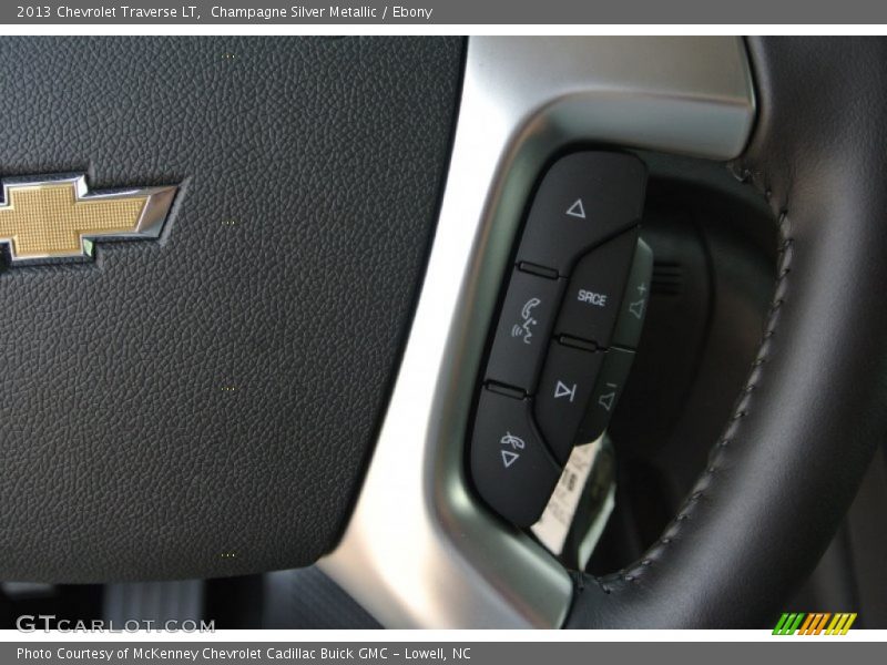 Champagne Silver Metallic / Ebony 2013 Chevrolet Traverse LT