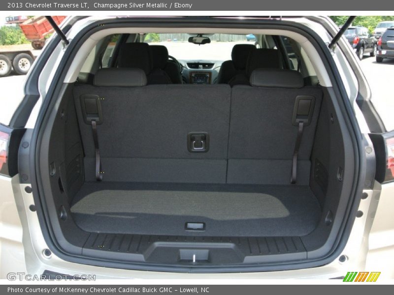 Champagne Silver Metallic / Ebony 2013 Chevrolet Traverse LT
