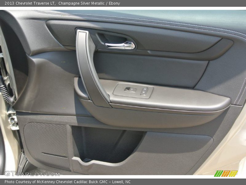 Champagne Silver Metallic / Ebony 2013 Chevrolet Traverse LT