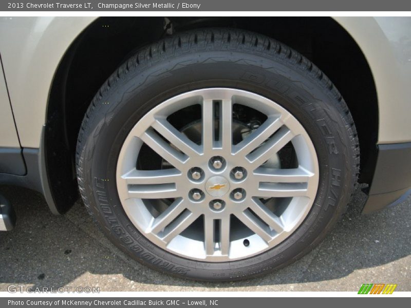 Champagne Silver Metallic / Ebony 2013 Chevrolet Traverse LT