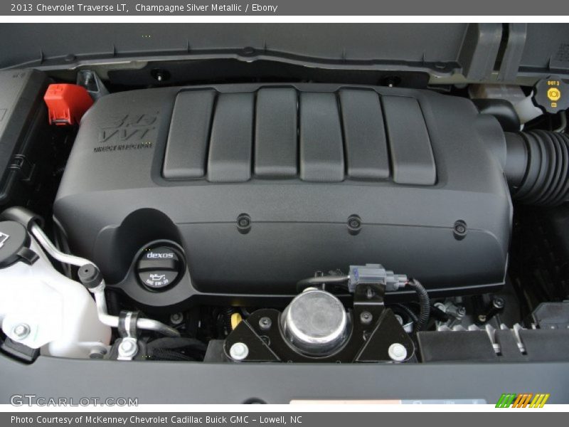 Champagne Silver Metallic / Ebony 2013 Chevrolet Traverse LT