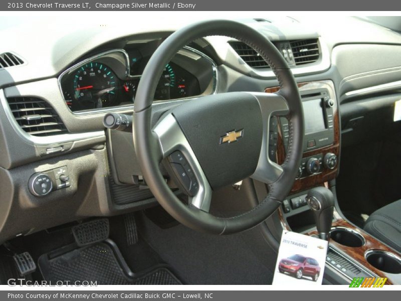 Champagne Silver Metallic / Ebony 2013 Chevrolet Traverse LT