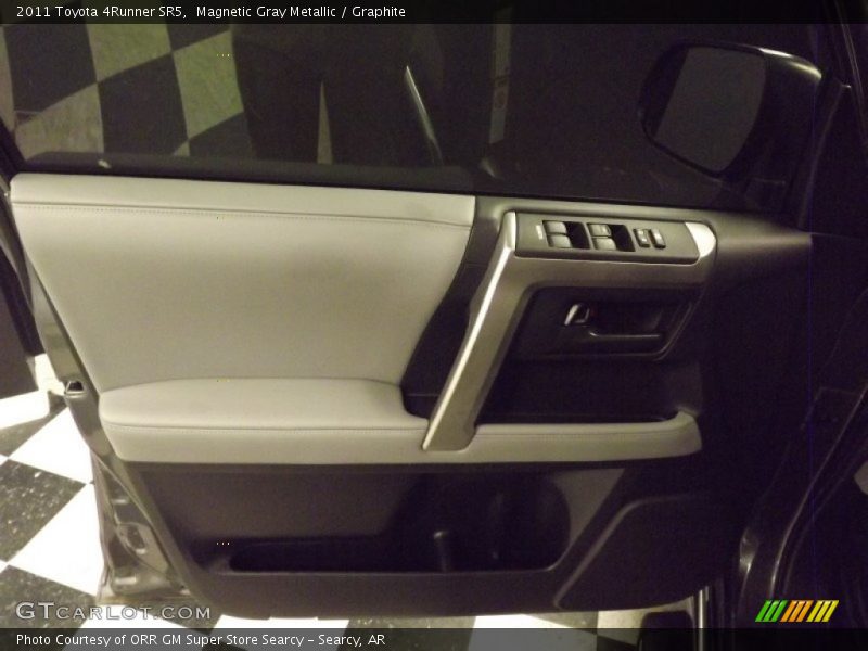 Magnetic Gray Metallic / Graphite 2011 Toyota 4Runner SR5