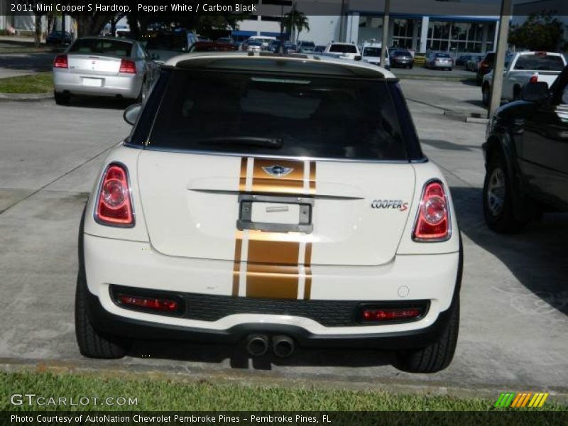 Pepper White / Carbon Black 2011 Mini Cooper S Hardtop