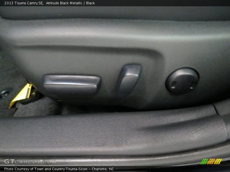 Attitude Black Metallic / Black 2013 Toyota Camry SE