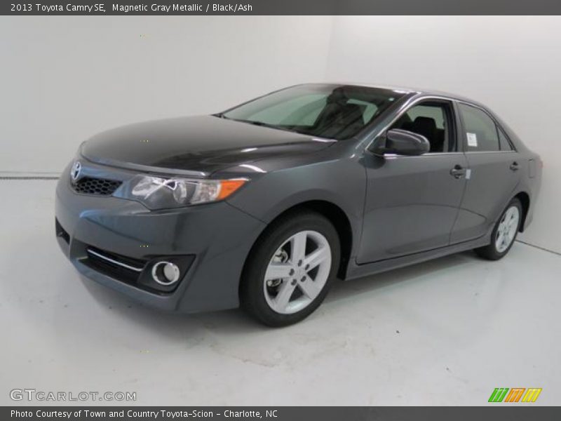 Magnetic Gray Metallic / Black/Ash 2013 Toyota Camry SE