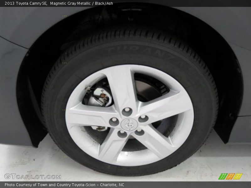 Magnetic Gray Metallic / Black/Ash 2013 Toyota Camry SE