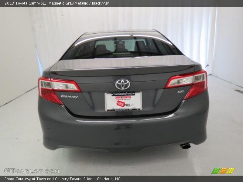 Magnetic Gray Metallic / Black/Ash 2013 Toyota Camry SE