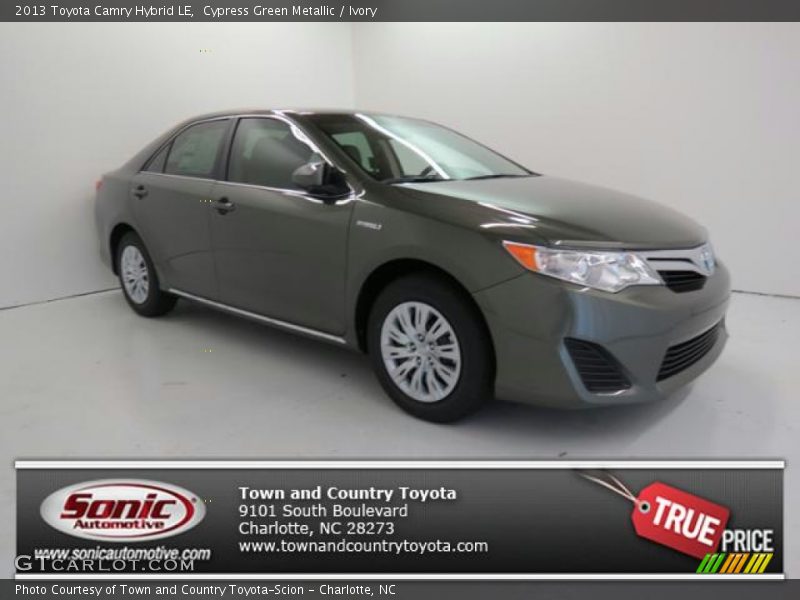 Cypress Green Metallic / Ivory 2013 Toyota Camry Hybrid LE