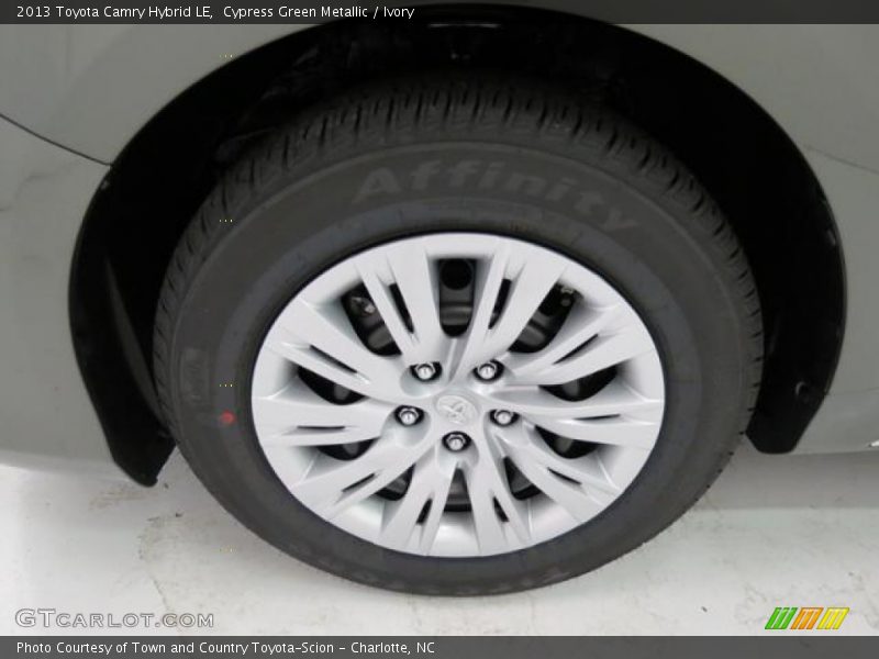 Cypress Green Metallic / Ivory 2013 Toyota Camry Hybrid LE