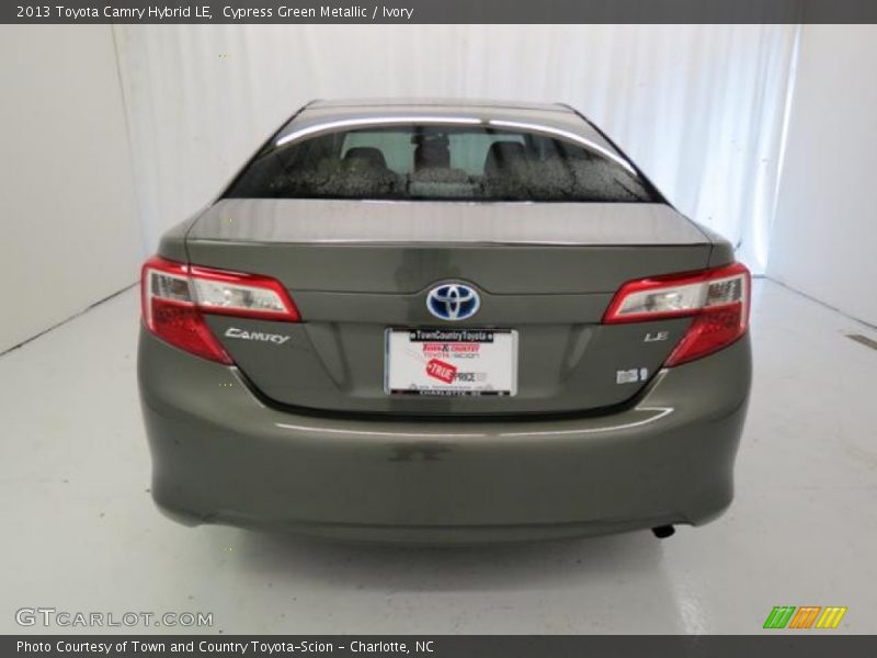 Cypress Green Metallic / Ivory 2013 Toyota Camry Hybrid LE
