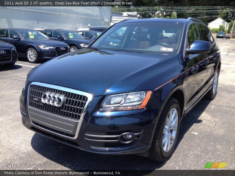 Front 3/4 View of 2011 Q5 2.0T quattro