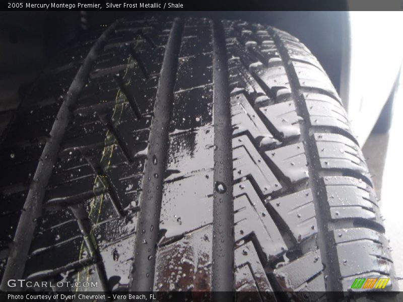 Silver Frost Metallic / Shale 2005 Mercury Montego Premier