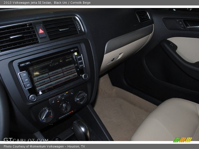 Black Uni / Cornsilk Beige 2013 Volkswagen Jetta SE Sedan