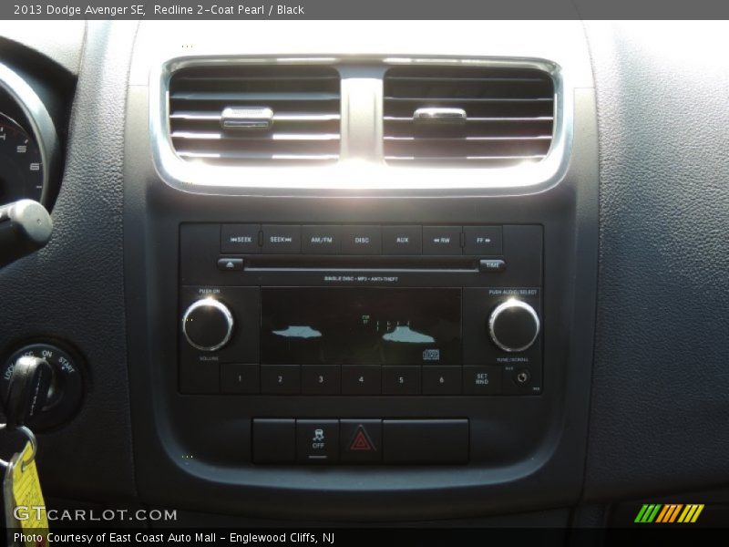 Redline 2-Coat Pearl / Black 2013 Dodge Avenger SE