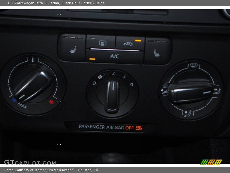 Black Uni / Cornsilk Beige 2013 Volkswagen Jetta SE Sedan