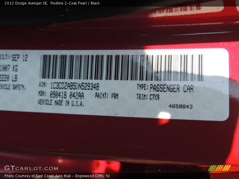 Redline 2-Coat Pearl / Black 2013 Dodge Avenger SE