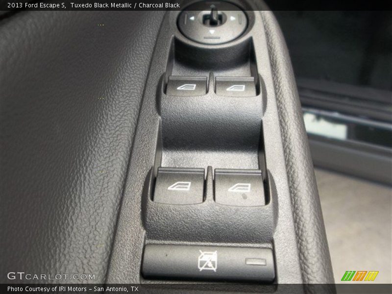Tuxedo Black Metallic / Charcoal Black 2013 Ford Escape S