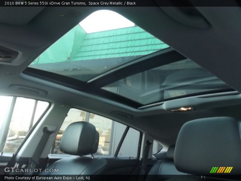Sunroof of 2010 5 Series 550i xDrive Gran Turismo