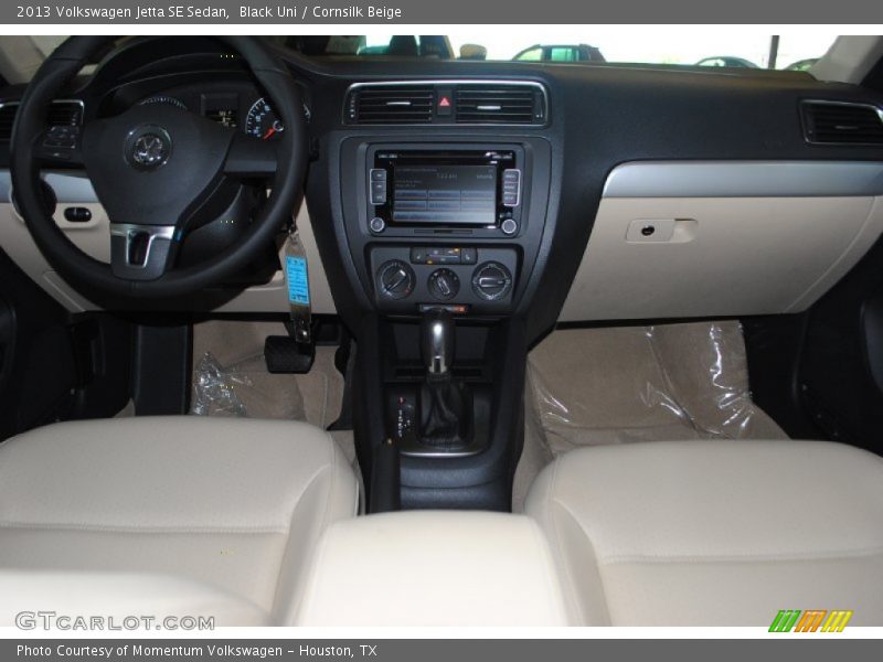 Black Uni / Cornsilk Beige 2013 Volkswagen Jetta SE Sedan