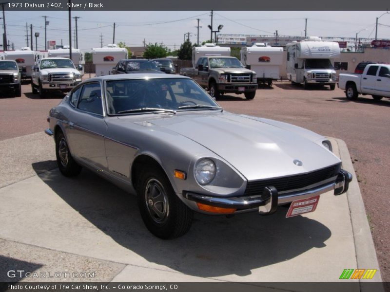Front 3/4 View of 1973 240Z 