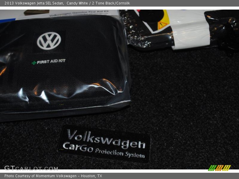 Candy White / 2 Tone Black/Cornsilk 2013 Volkswagen Jetta SEL Sedan