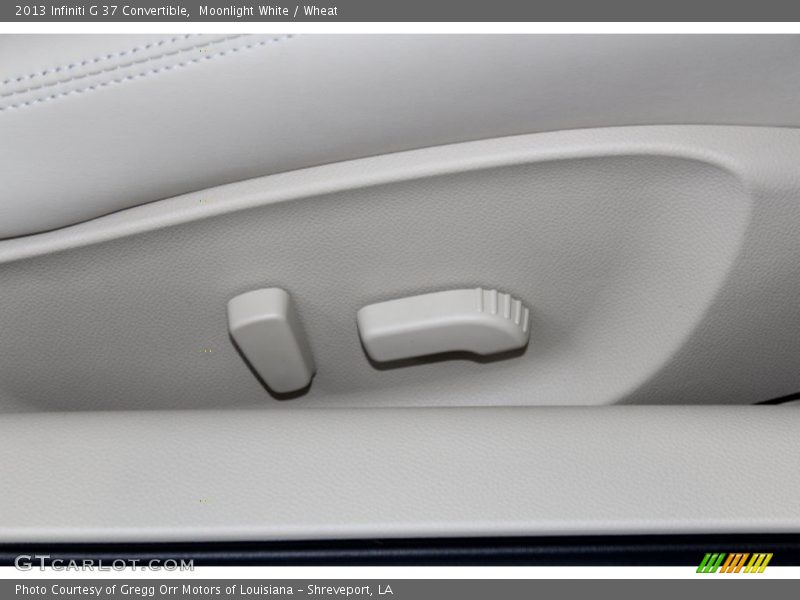 Front Seat of 2013 G 37 Convertible