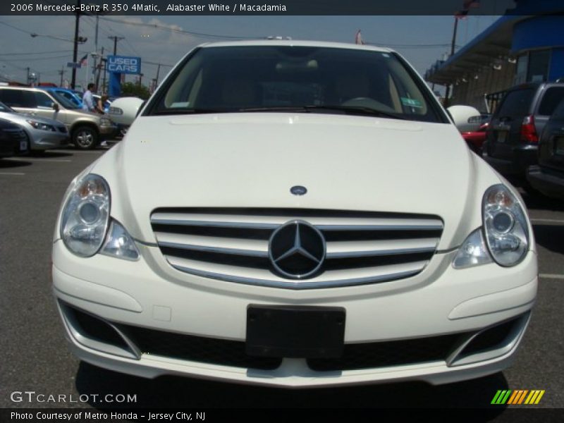 Alabaster White / Macadamia 2006 Mercedes-Benz R 350 4Matic