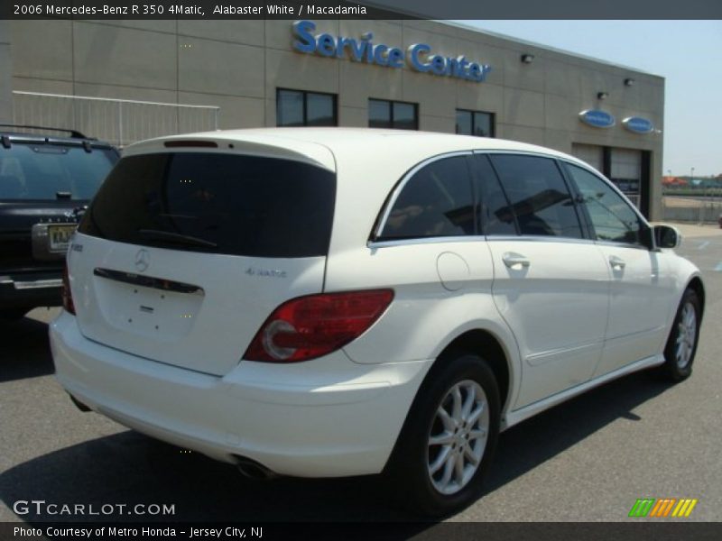 Alabaster White / Macadamia 2006 Mercedes-Benz R 350 4Matic