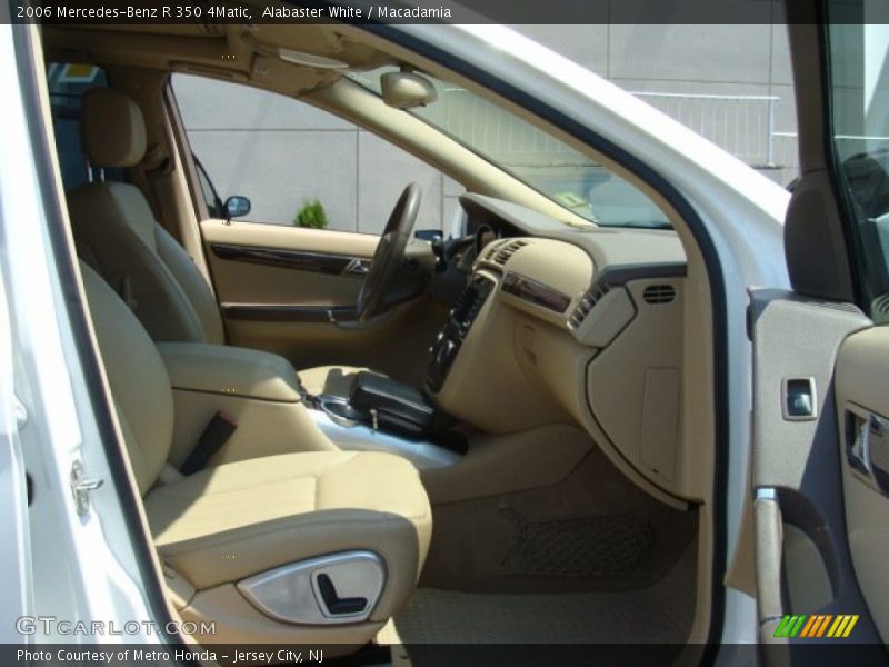 Alabaster White / Macadamia 2006 Mercedes-Benz R 350 4Matic