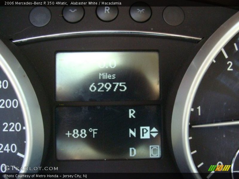 Alabaster White / Macadamia 2006 Mercedes-Benz R 350 4Matic
