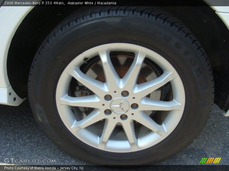Alabaster White / Macadamia 2006 Mercedes-Benz R 350 4Matic