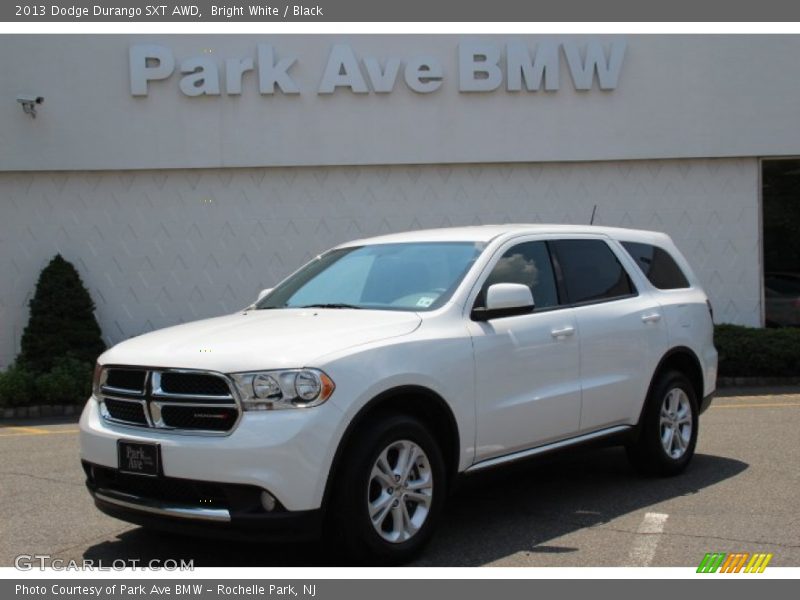 Bright White / Black 2013 Dodge Durango SXT AWD