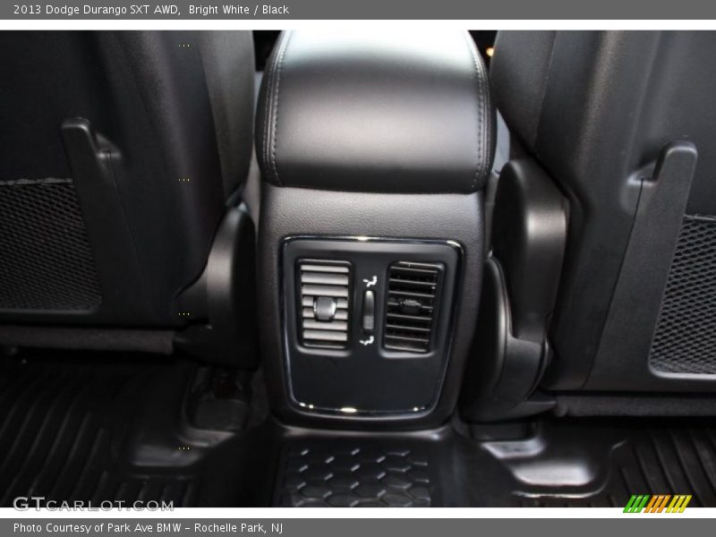 Bright White / Black 2013 Dodge Durango SXT AWD